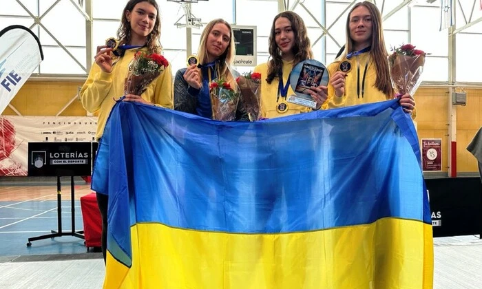 Ukrainian fencers with the World Cup trophy