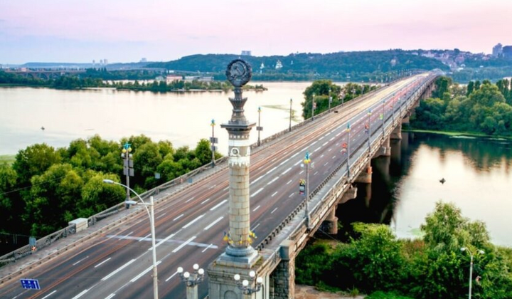 Мости, які можуть впасти в Києві