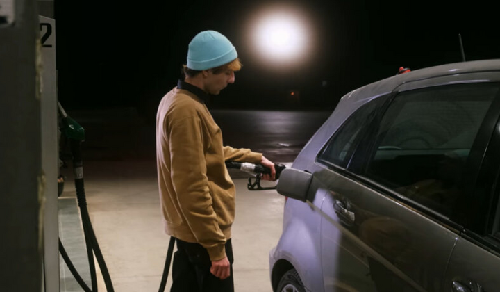 Изображение АЗС с бензином, дизелем и автогазом