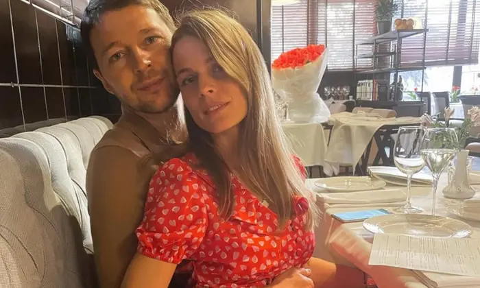 Фреймут з поясненням про російський паспорт чоловіка