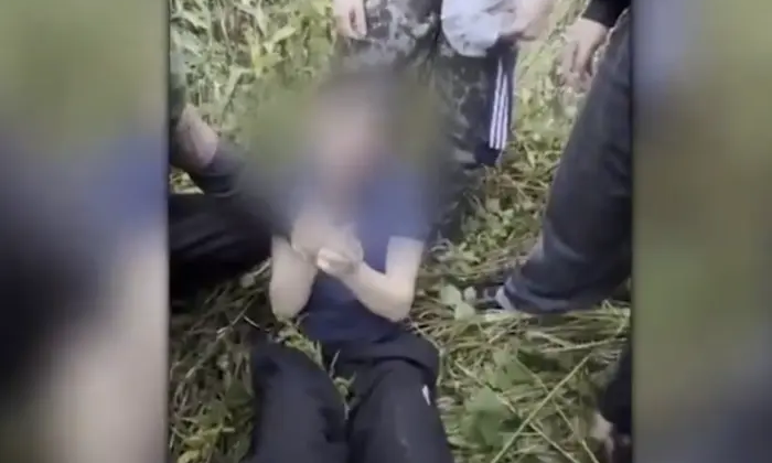 Польща підлітки жорстоко познущаються з українця