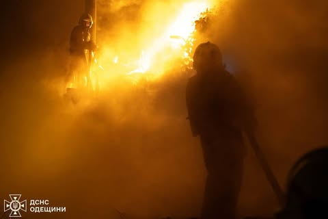 Russia attacked Odesa: damaged railway and fuel tanker