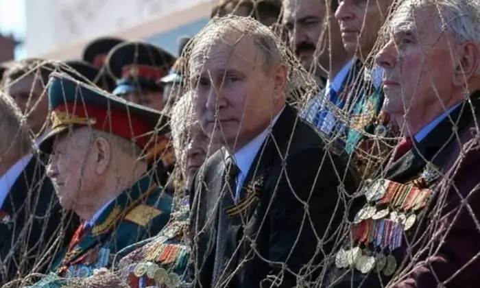Путин в ловушке на Красной площади
