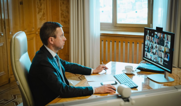 The government presents the action program