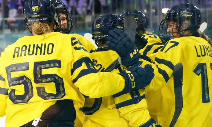 Swedish hockey players denied access to toilet