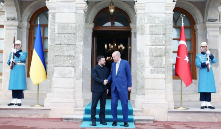 Zelensky in Turkey and Syria: diplomatic tour