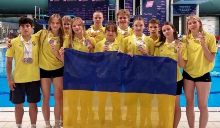 Юниоры Украины с медалями на соревновании по дайвингу