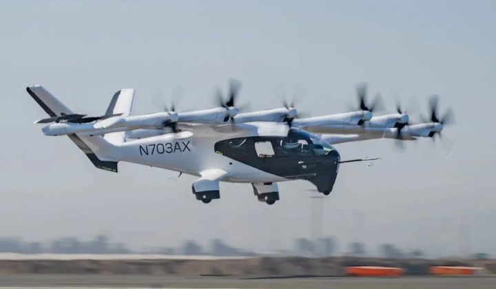 Electric taxi flying between airports in 9 minutes