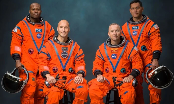 Artemis-3 mission crew for 2027