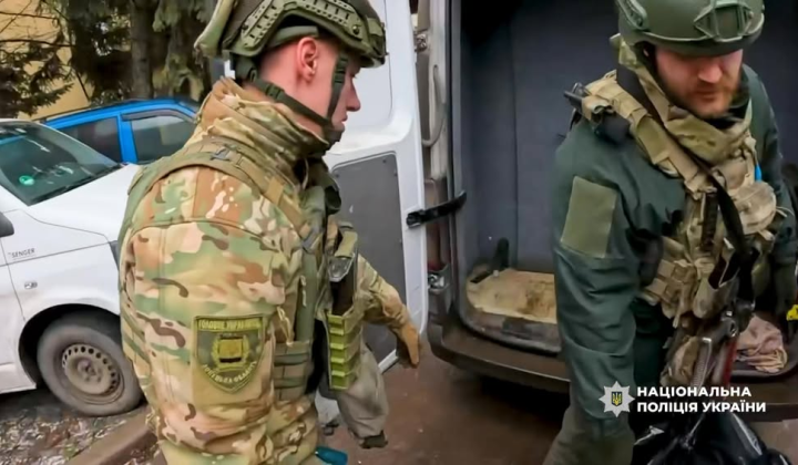 Paramedics save people in Druzhkivka