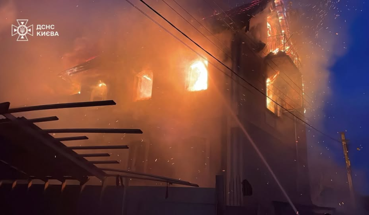 Пожежі в Києві після удару
