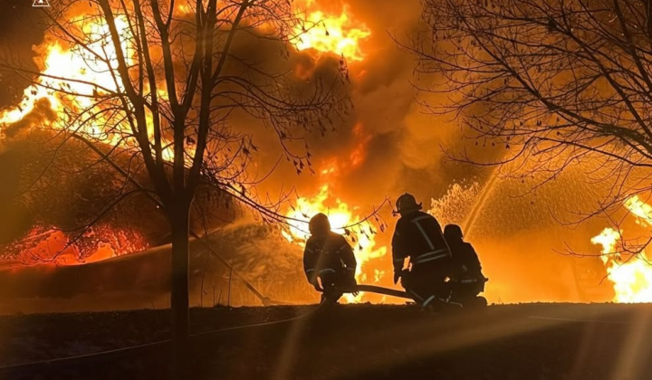 Rescuers extinguish the fire in Volyn