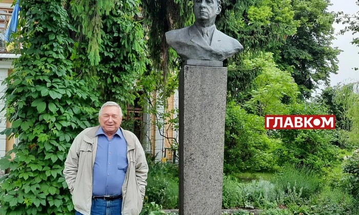 Максим Рильський та його онук