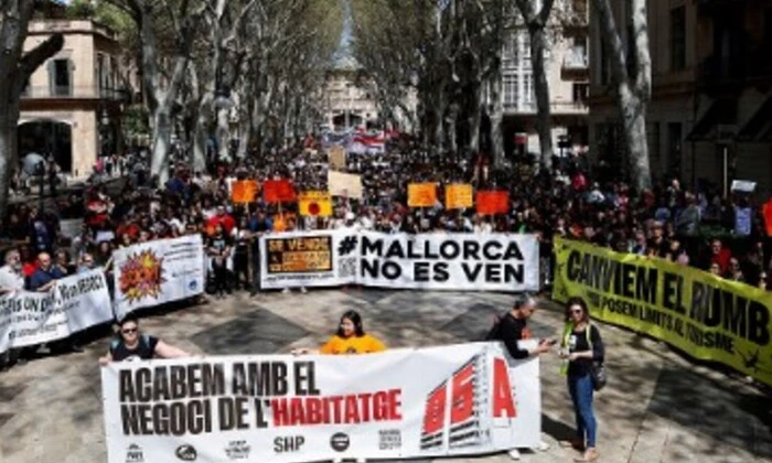 Протести проти масового туризму на курорті