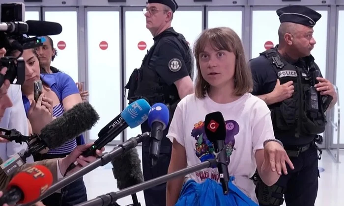 Флотилия Греты Тунберг останавливается из-за плохих погодных условий