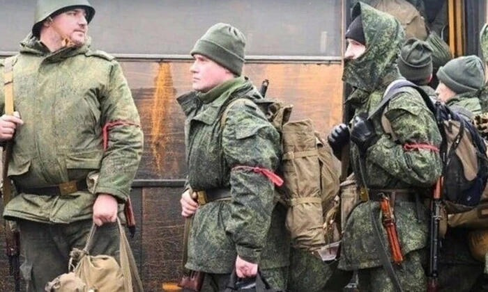 Постер військової мобілізації на окупованих територіях