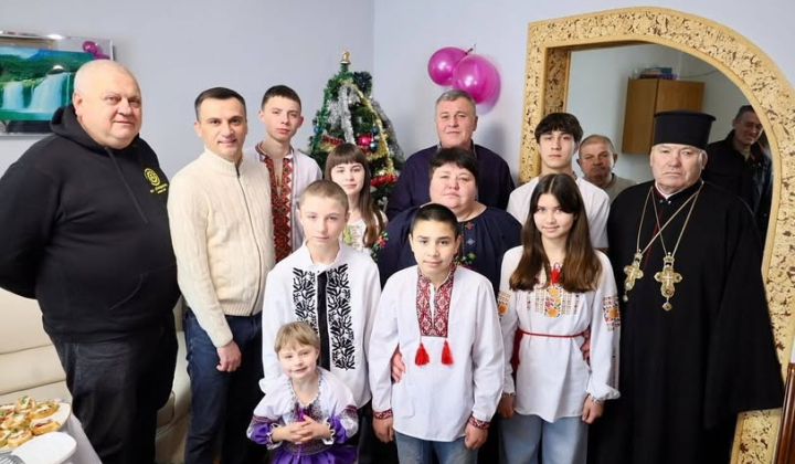 Large families receive housing