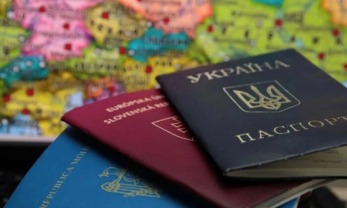 Українці з множинним громадянством