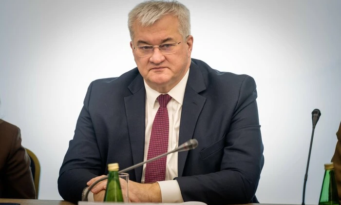 Самолет Фицо не долетел до Москвы
