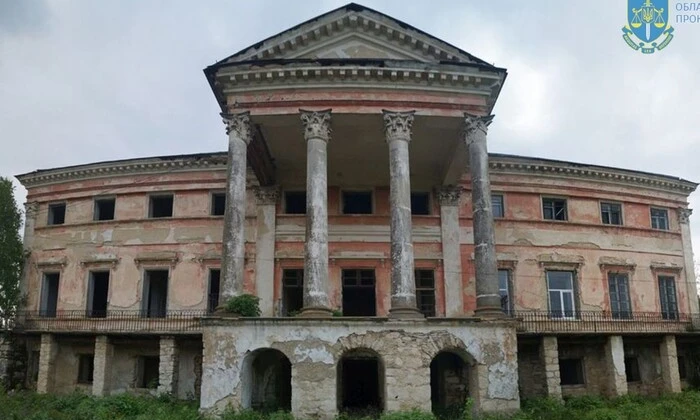 Старовинний палац на Вінничині