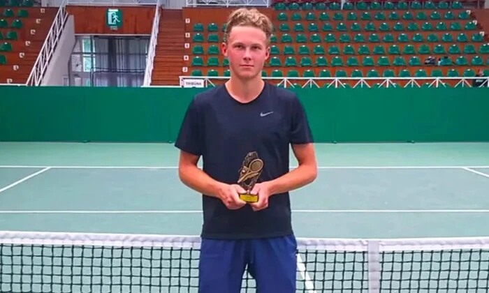 Російський тенісист у допінговому скандалі