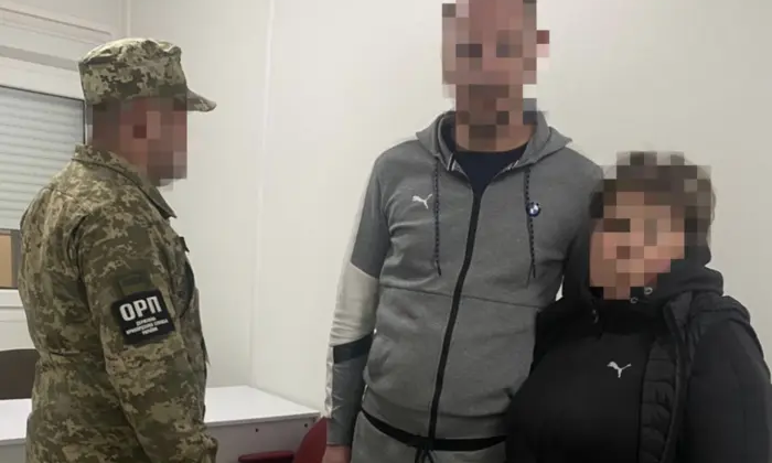 Мужчина с инвалидной женой выезжает за границу