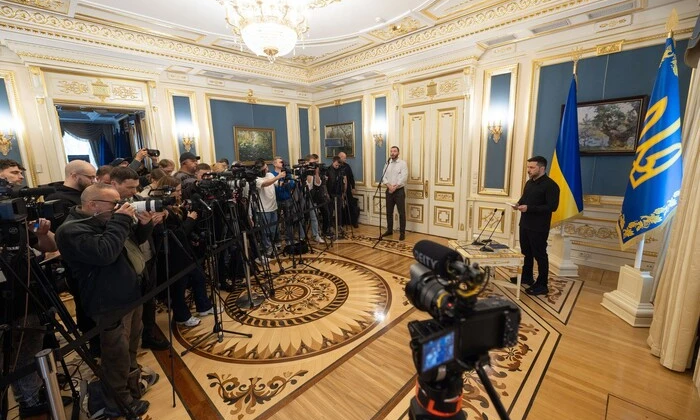 Зеленський розповідає про вплив на владу в Росії