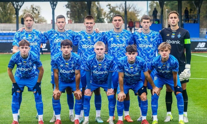 Футбольный матч «Динамо» и «Броммапойкарна»