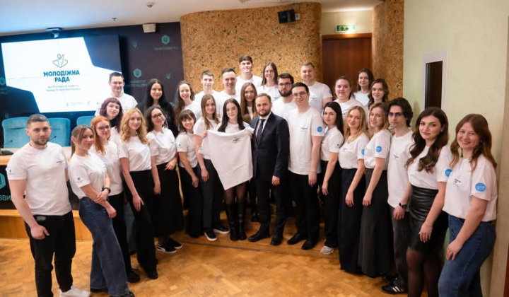 33 youth council leaders working together