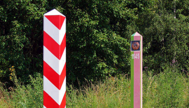 Стіна на кордоні з Білоруссю