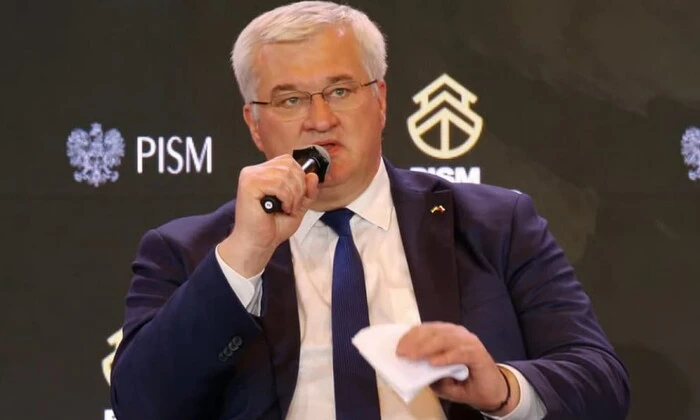 Сибіга у Варшаві обговорює умови переговорів