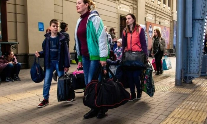 Українці виїжджають з Польщі: нові можливості