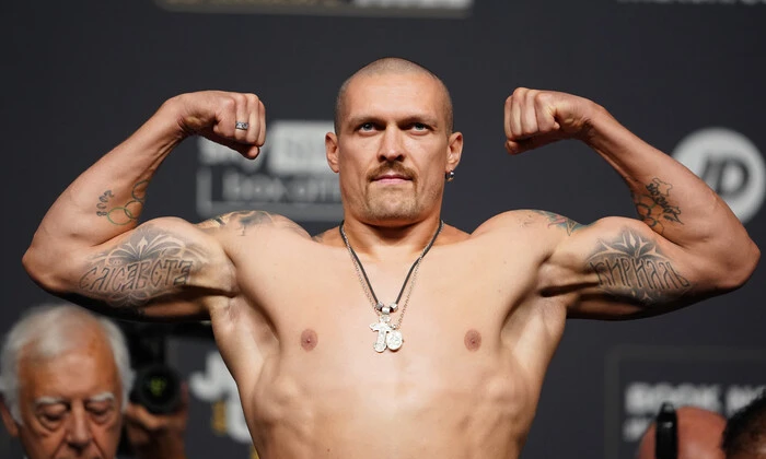 Усик привітав українців з Різдвом