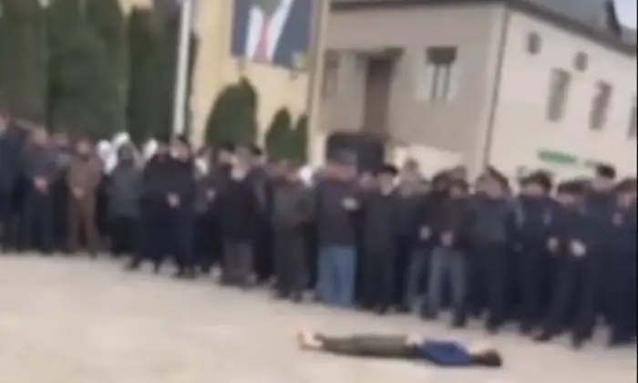 Фото тела подростка, который напал на полицейских