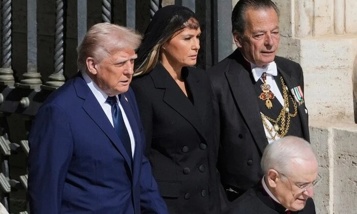 Меланія Трамп на похоронах