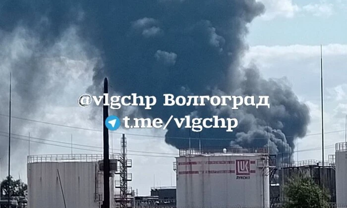 Волгоград у чорному диму через пожежу