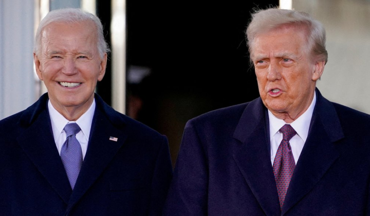 Дональд Трамп упоминает Байдена почти 900 раз