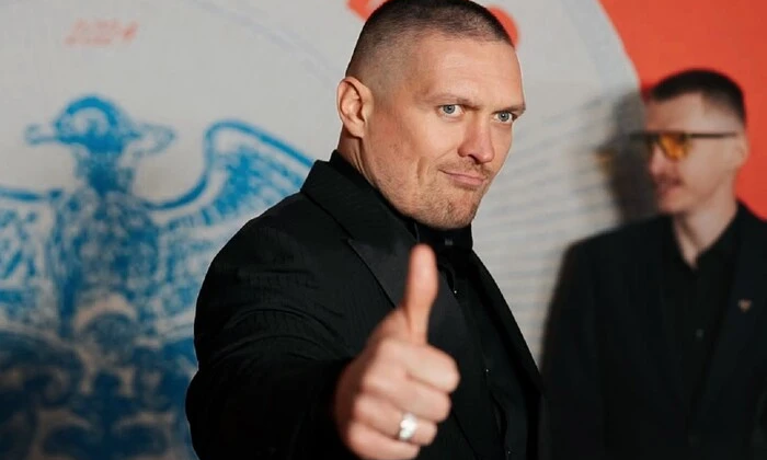 Президент известного частного университета анализирует научную работу Усика