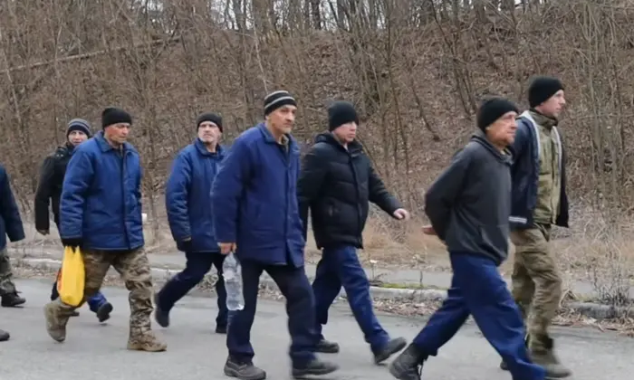 Втомлені російські полонені звернулися до омбудсмана