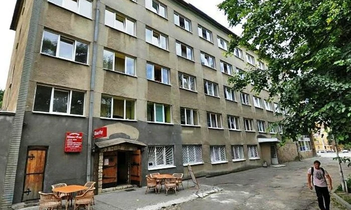Чоловік у шоковому стані після вибуху