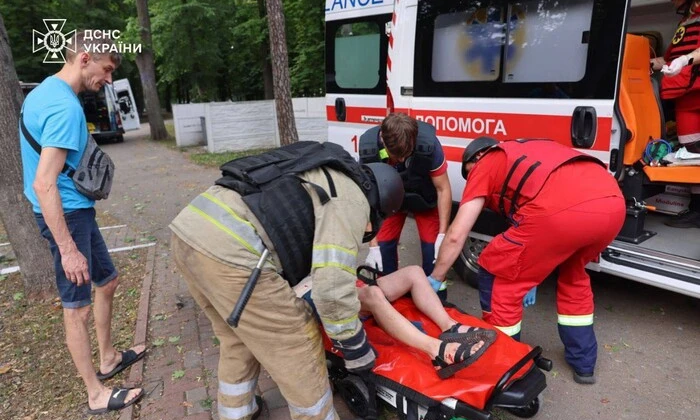 Пасажири та працівники у Харкові