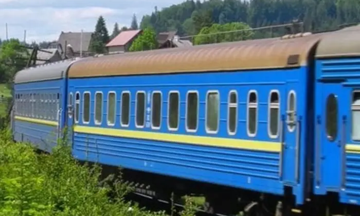 Пассажирский поезд Укрзализницы задерживается