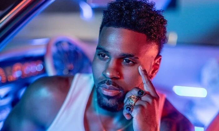 Джейсон Деруло в Москві, українці і корабель