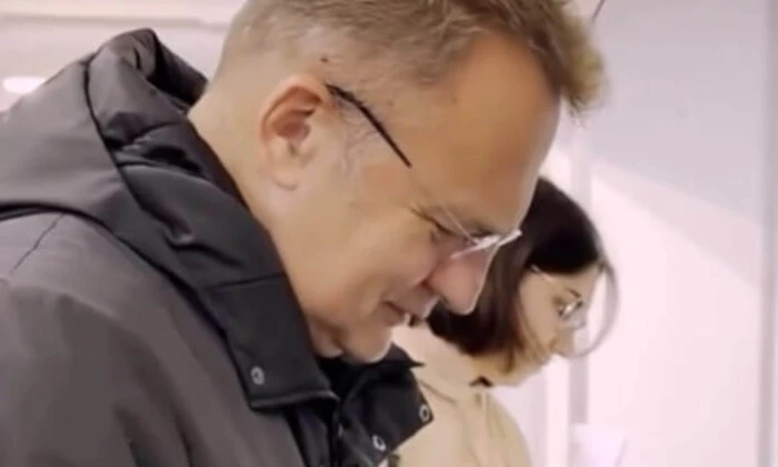 Альт текст для изображения - Садовой испугался цены на сувенир