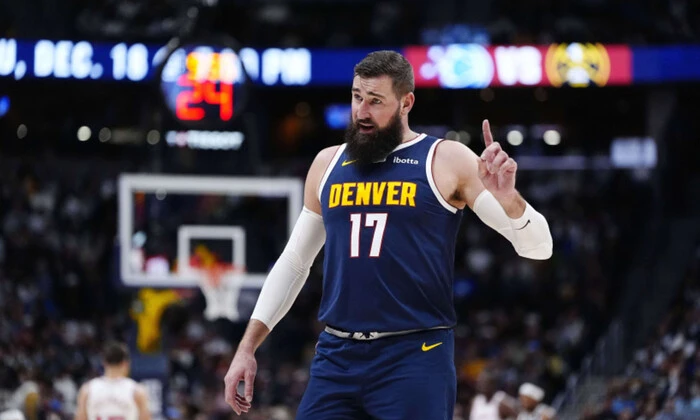 Valanciunas at Nuggets' practice