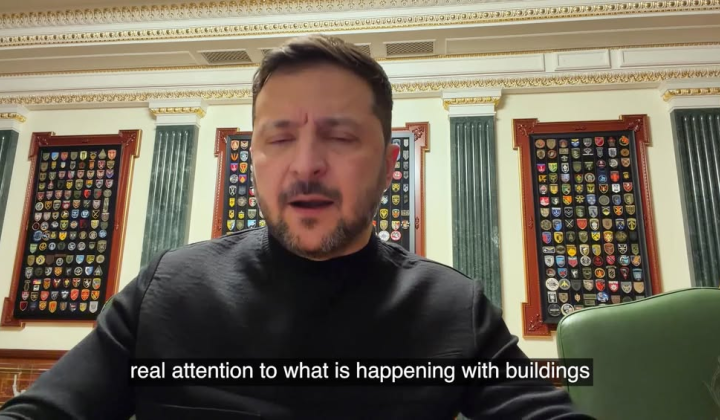 Zelensky holds a meeting with the army