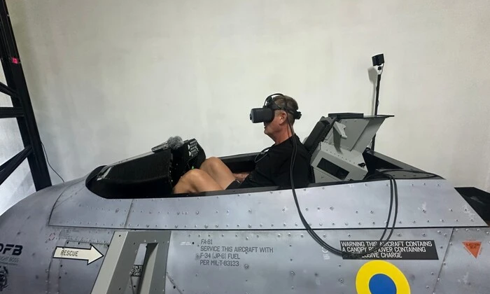 Симулятор F-16 від чеської компанії