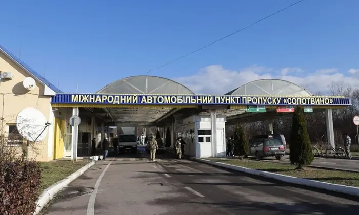 Ремонт мосту через Тису: обмеження на кордоні