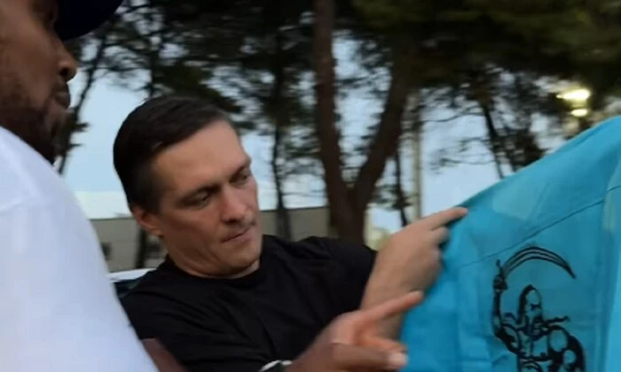 Usyk gifts a present to Joshua and talks about the history of Ukraine
