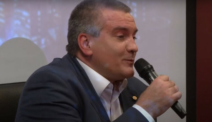 Бензин закінчується в Криму